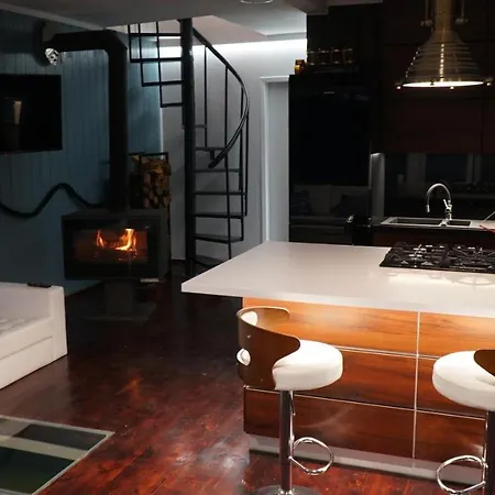 Dom Na Wodzie Nad Jeziorem Krzywe 别墅